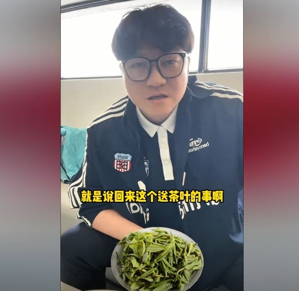 趙鵬：不太清楚賈秀全要球員買(mǎi)茶葉的段子，但這在現(xiàn)實(shí)中也正常
