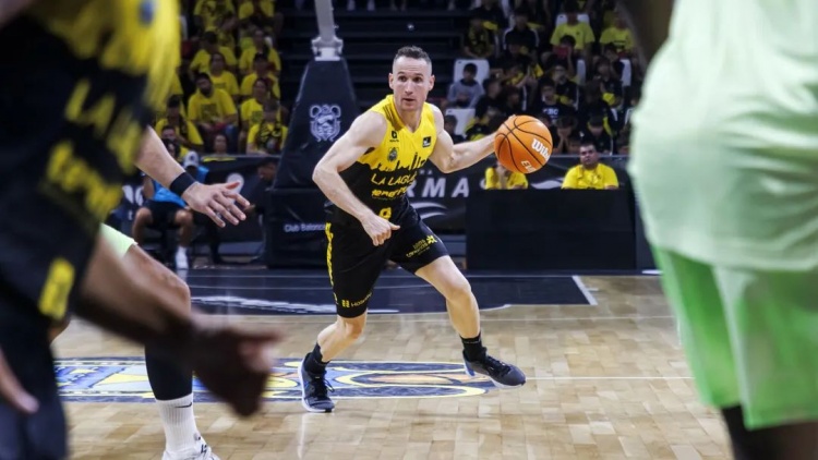 NBA初代老六，42歲進(jìn)入生涯巔峰？！